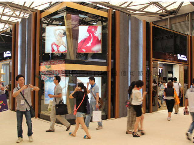 圣蘿莎展臺(tái)設(shè)計(jì)現(xiàn)場圖