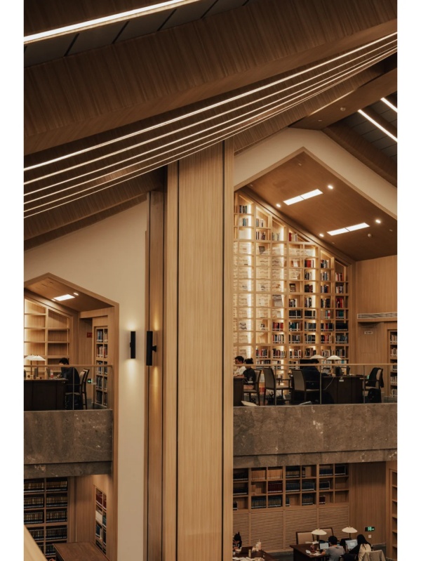 大學(xué)圖書(shū)館設(shè)計(jì)