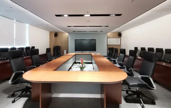 紅色廣場展廳設(shè)計賞析